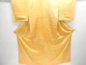 雪輪青海波模様織出し付け下げ色無地着物（重ね衿付き）